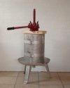 Vinpresse, 30 liter, rustfri st�l, oplukkelig. Total h�jde: 1050 mm. Kurvdiameter: 300 mm